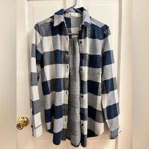 Carve Designs Navy Plaid Fairbanks Supersoft Shirt XS